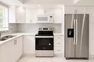 1607 NE 105th St, Miami Shores, FL 33138 - Photo 11