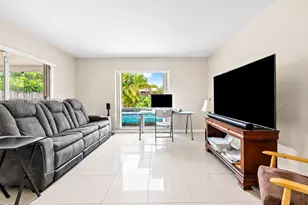 2210 N 57th Way, Hollywood, FL 33021 - Photo 3