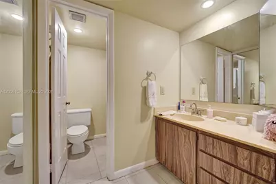 1713 Whitehall Dr #304, Davie, FL 33324 - Photo 15