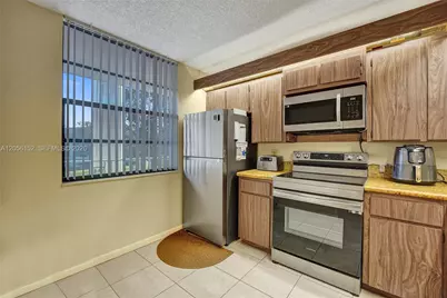 1713 Whitehall Dr #304, Davie, FL 33324 - Photo 21