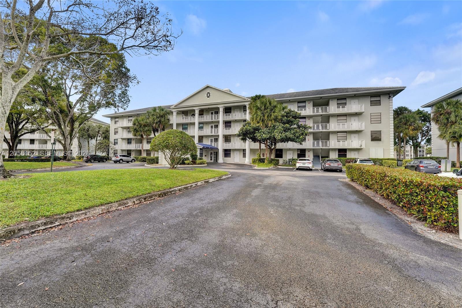 1713 Whitehall Dr #304 main architectural view