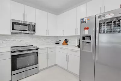 1216 Chinaberry Dr, Weston, FL 33327 - Photo 33