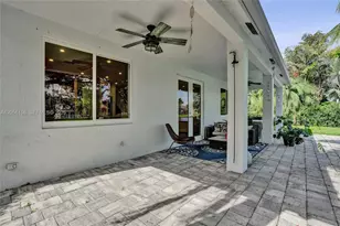 1216 Chinaberry Dr, Weston, FL 33327 - Photo 65