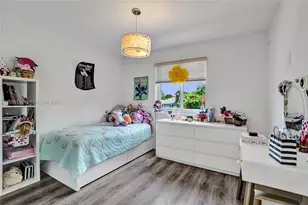 1216 Chinaberry Dr, Weston, FL 33327 - Photo 49