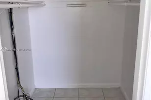 10000 NW 80th Ct, Hialeah Gardens, FL 33016 - Photo 9