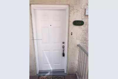 10000 NW 80th Ct #2456, Hialeah Gardens, FL 33016 - Photo 3