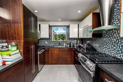 1360 SW 16th St, Miami, FL 33145 - Photo 17