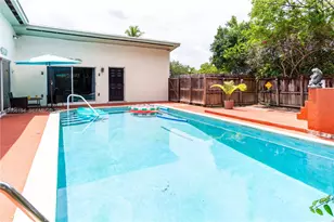 9920 Pan American Dr, Cutler Bay, FL 33189 - Photo 21