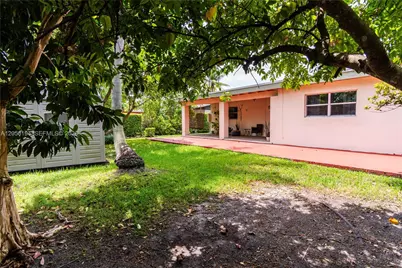 9920 Pan American Dr, Cutler Bay, FL 33189 - Photo 23