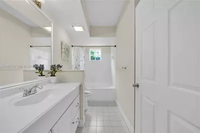 17145 N Bay Rd #4304, Sunny Isles Beach, FL 33160 - Photo 27