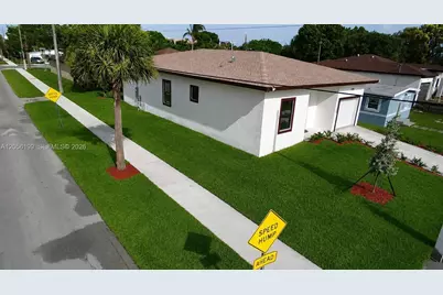 130 NW 28th Ter, Fort Lauderdale, FL 33311 - Photo 3