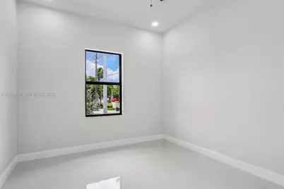 130 NW 28th Ter, Fort Lauderdale, FL 33311 - Photo 13