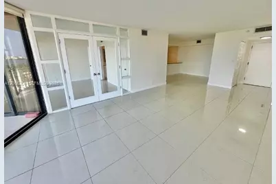 1000 Quayside Ter #1104, Miami, FL 33138 - Photo 5