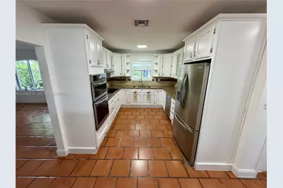 9340 Jamaica Dr, Cutler Bay, FL 33189 - Photo 3