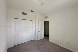 2737 SE 17th St, Homestead, FL 33035 - Photo 13