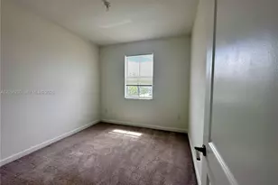 2737 SE 17th St, Homestead, FL 33035 - Photo 9