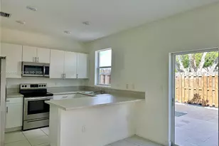 2737 SE 17th St, Homestead, FL 33035 - Photo 7