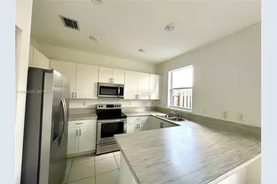 2737 SE 17th St, Homestead, FL 33035 - Photo 5