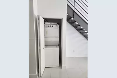 60 SW 13th St #2810, Miami, FL 33130 - Photo 3