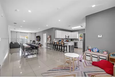 1330 NW 11th St, Fort Lauderdale, FL 33311 - Photo 5