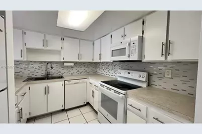 7010 NW 186th St #5-303, Hialeah, FL 33015 - Photo 7