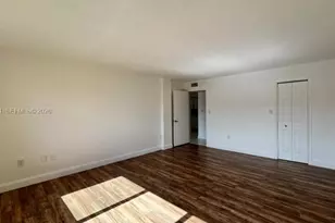 7010 NW 186th St, Hialeah, FL 33015 - Photo 9