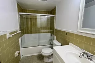 7010 NW 186th St, Hialeah, FL 33015 - Photo 13