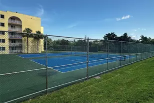 7010 NW 186th St, Hialeah, FL 33015 - Photo 13