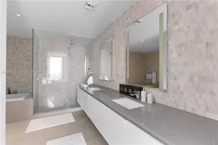 68 SE 6th St, Miami, FL 33131 - Photo 33