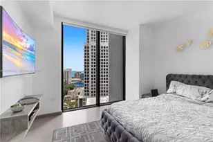 68 SE 6th St, Miami, FL 33131 - Photo 25
