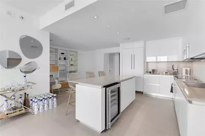 68 SE 6th St #1907, Miami, FL 33131 - Photo 21