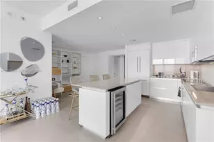 68 SE 6th St, Miami, FL 33131 - Photo 21
