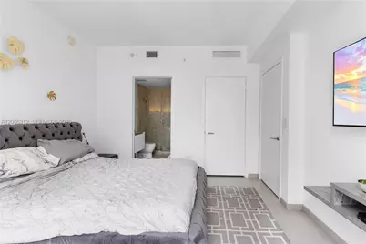 68 SE 6th St #1907, Miami, FL 33131 - Photo 27