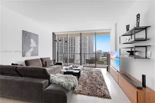 68 SE 6th St, Miami, FL 33131 - Photo 13
