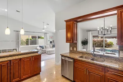 5621 Thornbluff Ave, Davie, FL 33331 - Photo 17