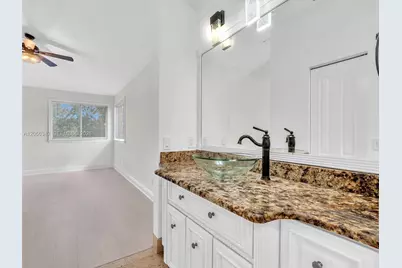 11407 Lakeview Dr, Coral Springs, FL 33071 - Photo 47