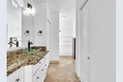 11407 Lakeview Dr, Coral Springs, FL 33071 - Photo 11