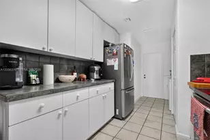 18808 W Lake Dr, Hialeah, FL 33015 - Photo 13