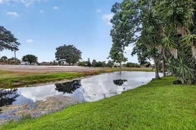 18808 W Lake Dr, Hialeah, FL 33015 - Photo 47