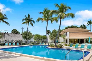 8261 SW 128th St, Pinecrest, FL 33156 - Photo 1