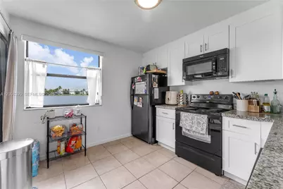 1400 Jefferson Dr #1400 B, Homestead, FL 33034 - Photo 9
