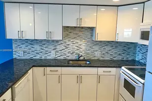 13155 Ixora Ct, North Miami, FL 33181 - Photo 3