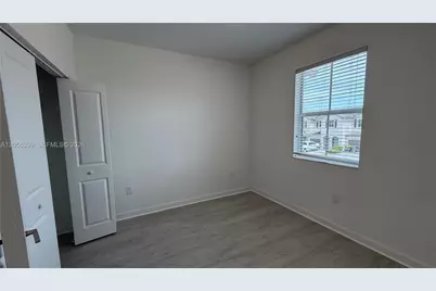 2637 SE 12th St, Homestead, FL 33035 - Photo 15