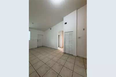 1661 SE 28th St #204, Homestead, FL 33035 - Photo 5
