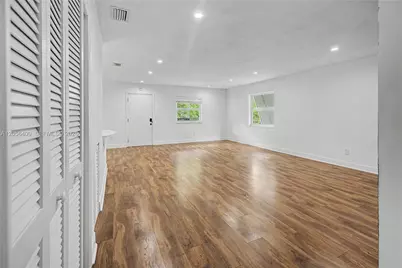 6815 Edgewater Dr #201, Coral Gables, FL 33133 - Photo 7