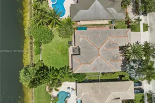 1032 NW 139th Terrace, Pembroke Pines, FL 33028 - Photo 3