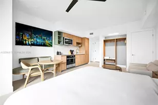 159 NE 6th St, Miami, FL 33132 - Photo 9