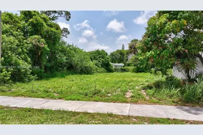 5684 SE 45th Ave, Stuart, FL 34997 - Photo 3
