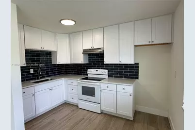 1048 E Avenue E #3, Riviera Beach, FL 33404 - Photo 1