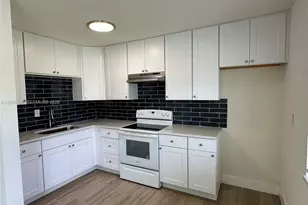 1048 E Ave E, Riviera Beach, FL 33404 - Photo 1